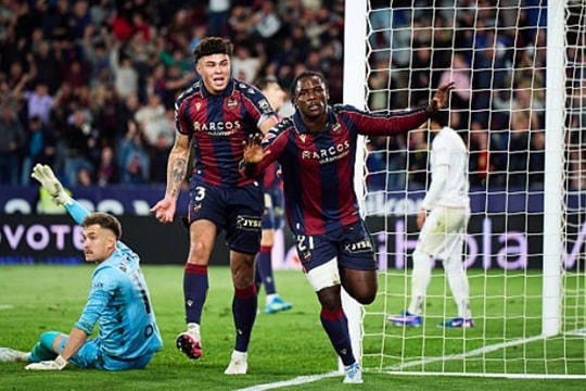 Levante lội ngược dòng 3-2 đầy cảm xúc trước Osasuna tại La Liga
