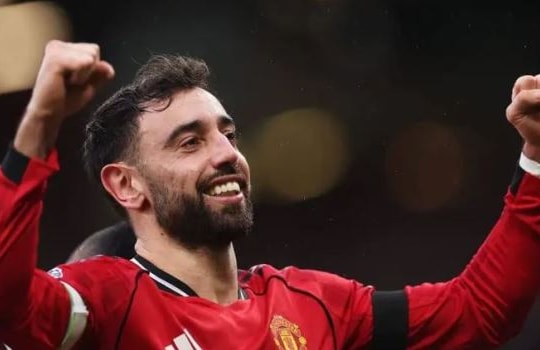Bruno Fernandes giành giải Cầu thủ hay nhất FWA: Vinh quang trong mùa giải Ngoại hạng Anh thoái trào