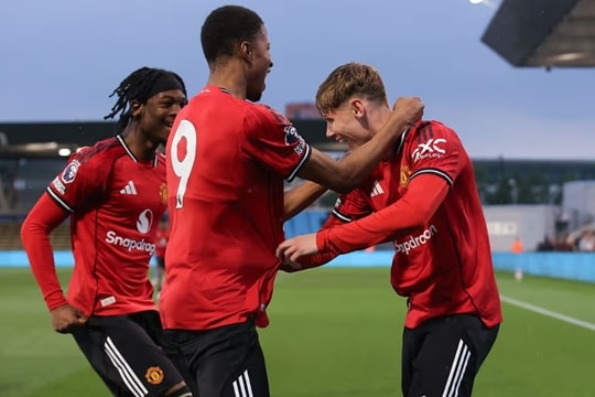 Đã đến lúc Michael Carrick đặt cược vào Shea Lacey và Chido Obi tại Ngoại hạng Anh
