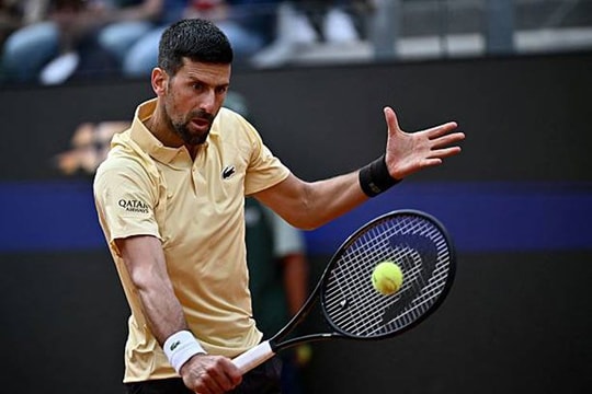 Dino Prizmic tạo cú sốc lớn khi ngược dòng loại Novak Djokovic tại Rome Open