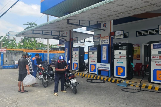 Giá xăng dầu hôm nay 11/5/2026: Bảng giá xăng dầu tại Petrolimex, PVOIL Mipec, GIANGNAMPETROL tại Đà Nẵng