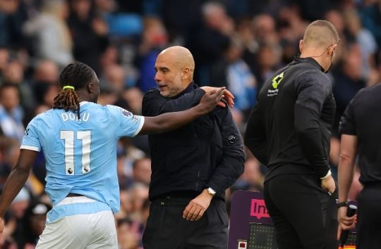 Man City hạ gục Brentford 3-0: Jeremy Doku rực sáng, Erling Haaland tìm lại bản năng