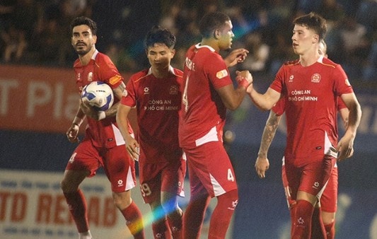 Tiến Linh giải cơn khát bàn thắng, CA TPHCM lội ngược dòng hạ SLNA 3-1