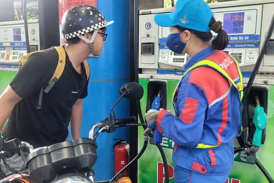 Giá xăng dầu hôm nay 12/5/2026: Bảng giá xăng dầu tại Petrolimex, PVOIL Mipec, GIANGNAMPETROL tại Đà Nẵng