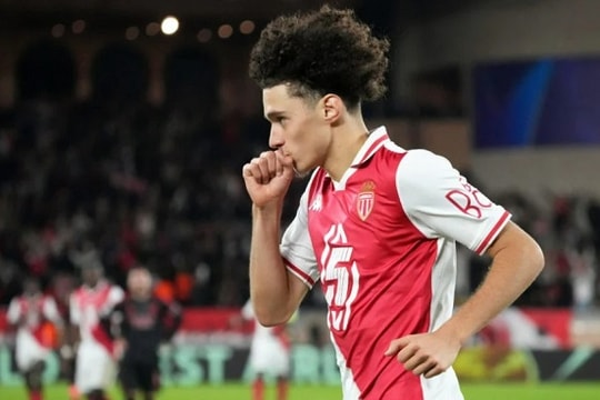 MU bán đứt Hojlund cho Napoli, Liverpool chi 50 triệu euro tìm người thay Salah