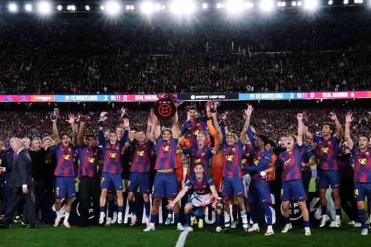 Barcelona đánh bại Real Madrid 2-0 để lên ngôi vô địch La Liga 2025/26