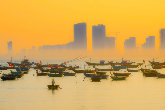 Làng chài dưới bóng đô thị