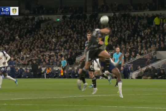 Tottenham 1-1 Leeds: Mathys Tel và kịch bản nghiệt ngã trong cuộc đua trụ hạng