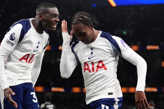 Tottenham 1-1 Leeds: Siêu phẩm của Mathys Tel không đủ giúp Spurs bứt phá