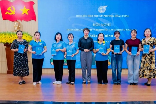Phụ nữ tiên phong trong chuyển đổi số