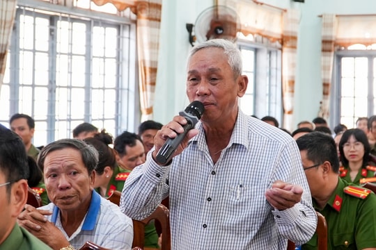 Nhân dân góp ý xây dựng lực lượng Công an phường Quảng Phú