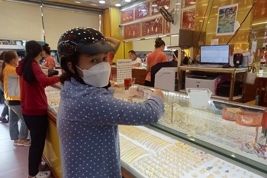 Giá vàng hôm nay 16/5/2026: Giá vàng SJC, nhẫn 9999 và vàng thế giới cuối tuần