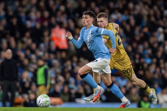 Manchester City và thực tế nghiệt ngã: Khi kẻ thống trị không còn quyền tự quyết