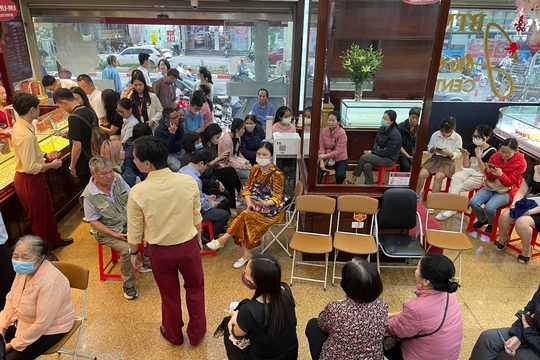 Giá vàng hôm nay 17/5/2026: Giá vàng SJC, nhẫn 9999 và vàng thế giới cuối tuần