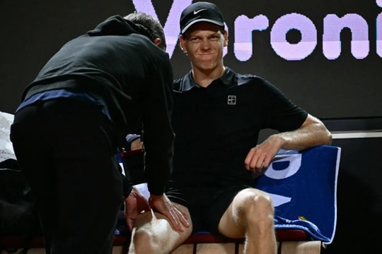Jannik Sinner và Daniil Medvedev kịch chiến tại Rome Open: Cơn mưa cắt ngang màn so tài đỉnh cao