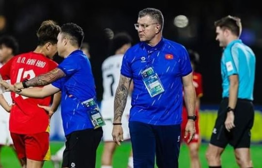 HLV Cristiano Roland và bài toán tâm lý: U17 Việt Nam sẵn sàng quyết đấu Australia