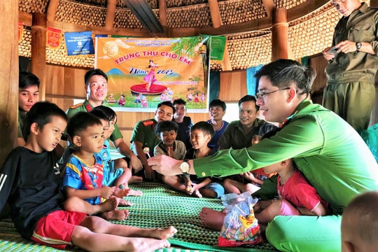 Niềm tin từ “lá chắn” biên thùy