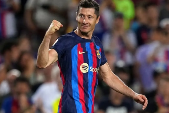 Robert Lewandowski rời Barcelona: 10 lý do ghi danh vào ngôi đền huyền thoại