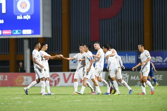 Hà Nội FC đè bẹp PVF-CAND 4-0: Khẳng định bản lĩnh giữa cơn mưa Thủ đô