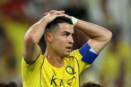 Al Nassr 0-1 Gamba Osaka: Cristiano Ronaldo bế tắc nhìn đối thủ nâng cúp ngay trên sân nhà