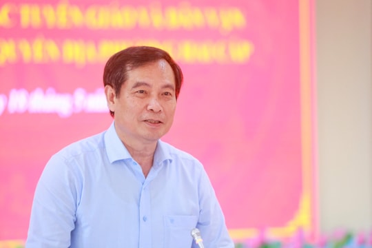 Đoàn khảo sát Ban Tuyên giáo và Dân vận Trung ương làm việc với Đảng ủy phường Hòa Xuân