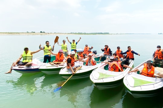Tính toán sống chung với... lũ