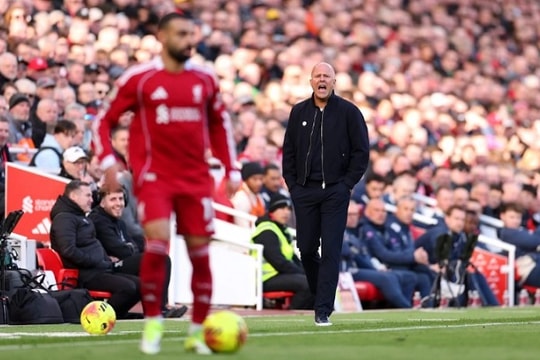 Liverpool lâm vào khủng hoảng nội bộ: Quyền lực của Arne Slot bị thách thức bởi Mohamed Salah