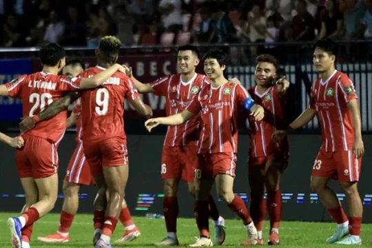 Công Phượng ghi siêu phẩm đá phạt đưa Trường Tươi Đồng Nai áp sát tấm vé V-League