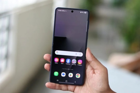 Samsung Galaxy Z Flip8: Có hay không việc dòng smartphone gập vỏ sò bị khai tử?