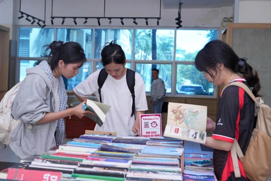 Trường Đại học Sư phạm Đà Nẵng tổ chức tuần lễ sách gắn với chuyển đổi số