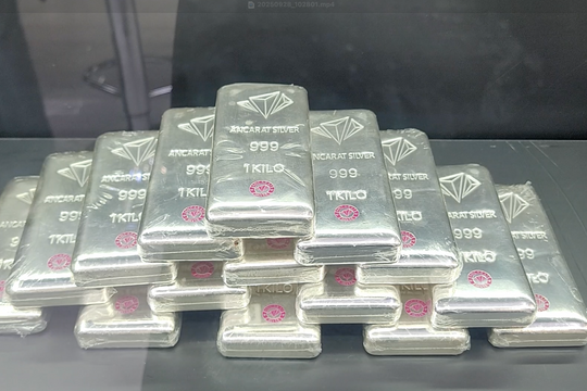 Giá bạc hôm nay 20/5: Thế giới mất 17% trong tuần qua