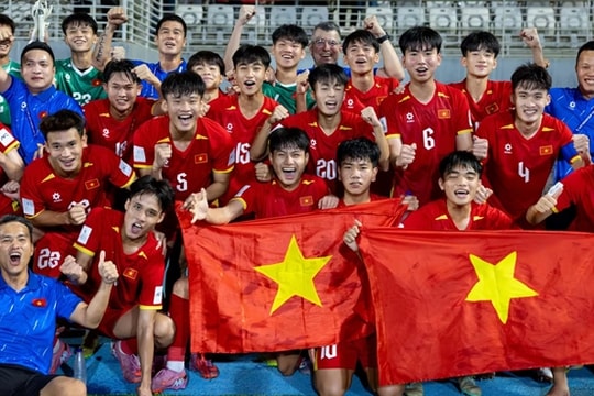 Cổ động viên Thái Lan yêu cầu FAT ngừng đổ lỗi và học hỏi bóng đá Việt Nam