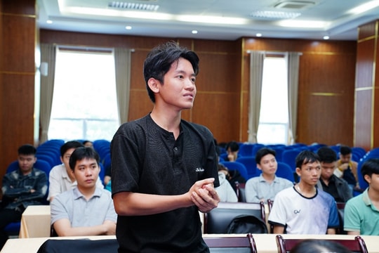 Sinh viên thích ứng thị trường lao động trong kỷ nguyên AI