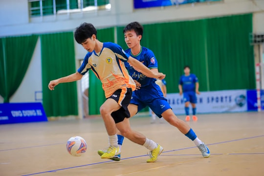Sôi động sân chơi Futsal sinh viên