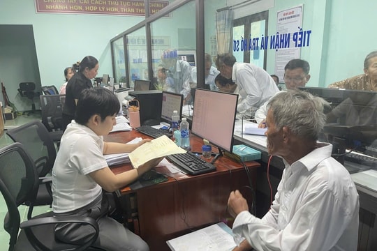 Gương mẫu đi đầu phòng chống lãng phí, tiêu cực
