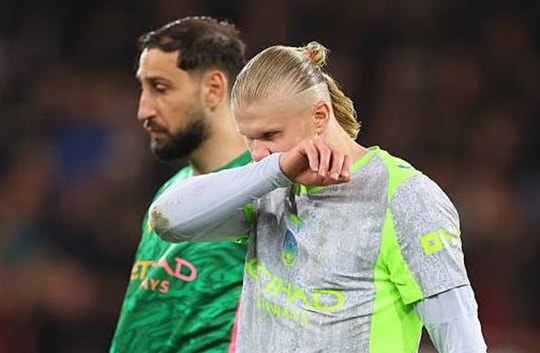 Manchester City chính thức dâng chức vô địch Ngoại hạng Anh cho Arsenal