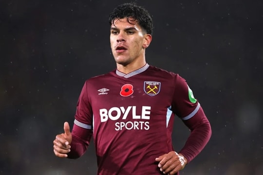 Manchester United chi 140 triệu bảng thực hiện cuộc đại tu hàng tiền vệ