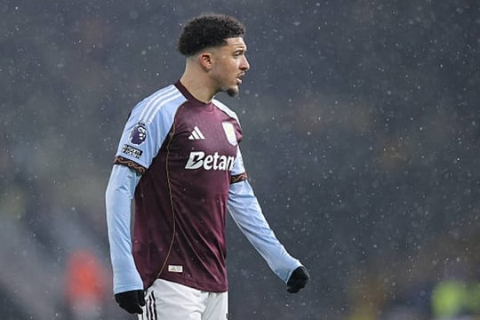 Man Utd kích hoạt điều khoản gia hạn với Jadon Sancho nhằm tránh mất trắng