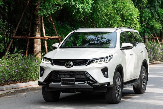 Giá xe Toyota Fortuner 2026: Cập nhật bảng giá lăn bánh và thông số kỹ thuật mới nhất