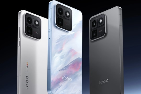 iQOO 15T trình làng: Pin 8.000 mAh kết hợp camera 200MP và chip Dimensity 9500