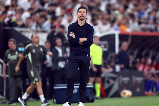 Xabi Alonso chính thức tiếp quản Chelsea: Mang theo bộ tứ siêu đẳng từ Leverkusen