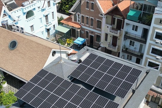 Việt Nam Solar phân phối tấm pin Panasonic đến khách hàng