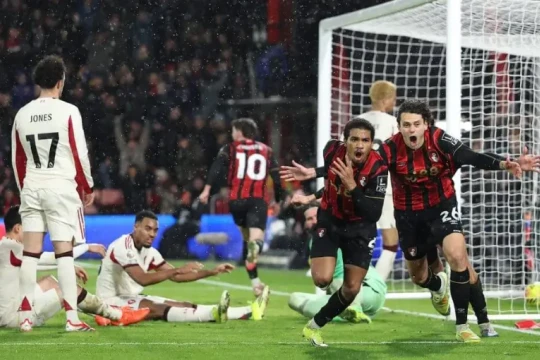 Trận đấu thứ 39: Kịch bản hy hữu đưa Liverpool và Bournemouth vào play-off Champions League