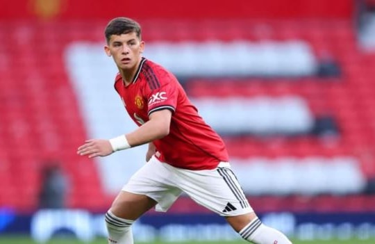 Man Utd trình làng thế hệ Carrington mới trong trận đấu cuối với Brighton