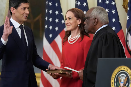 Ông Kevin Warsh chính thức nhậm chức Chủ tịch Fed và cam kết cải cách tiền tệ