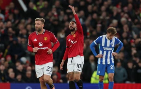 Brighton đối đầu Man United: Michael Carrick ra mắt và kỷ lục của Bruno Fernandes