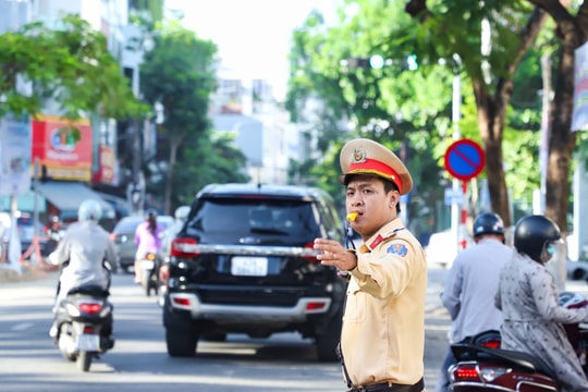 Công an Đà Nẵng nỗ lực điều tiết giao thông, bảo đảm an toàn kỳ thi tuyển sinh lớp 10