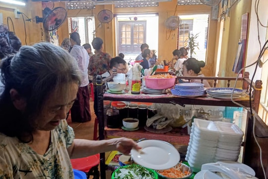 Gọi tên thương hiệu “Cơm gà Hội An”