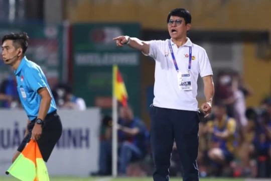 HAGL đặt cược vào chuyên gia trụ hạng Vũ Tiến Thành trước kịch bản play-off