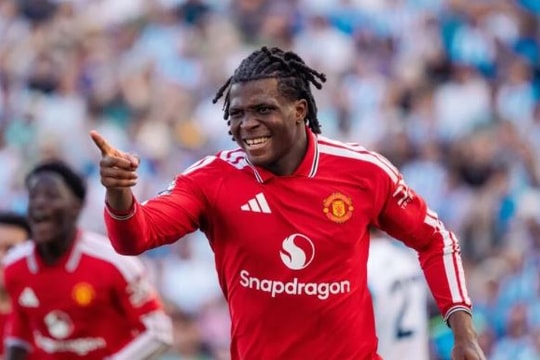 Manchester United thắng Brighton 3-0: Patrick Dorgu giải bài toán chuyển nhượng cho Carrick